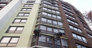 Установка крыши на балкон Черногорск цена от 1060 руб. м/2.